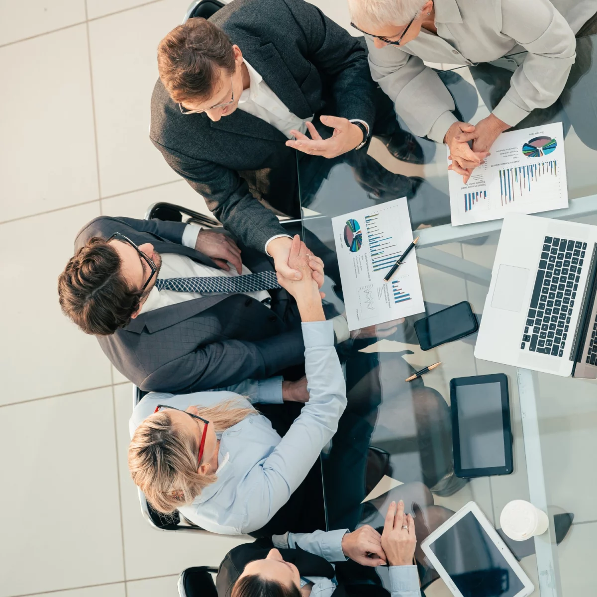 Czy żeby wynająć zwyżkę potrzebne są studia?